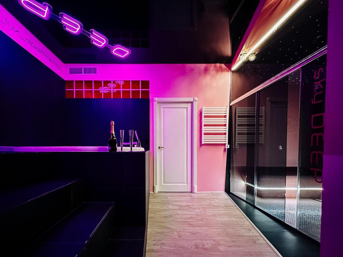 Appartamento Sky Deep Jacuzzi 30 Floor Klaipėda Esterno foto