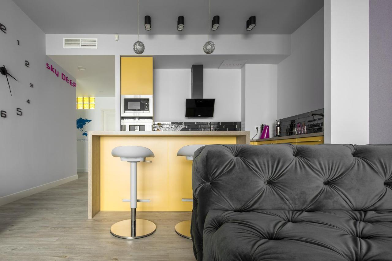 Appartamento Sky Deep Jacuzzi 30 Floor Klaipėda Esterno foto