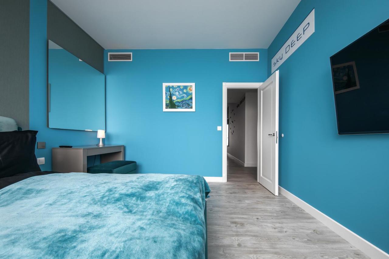 Appartamento Sky Deep Jacuzzi 30 Floor Klaipėda Esterno foto